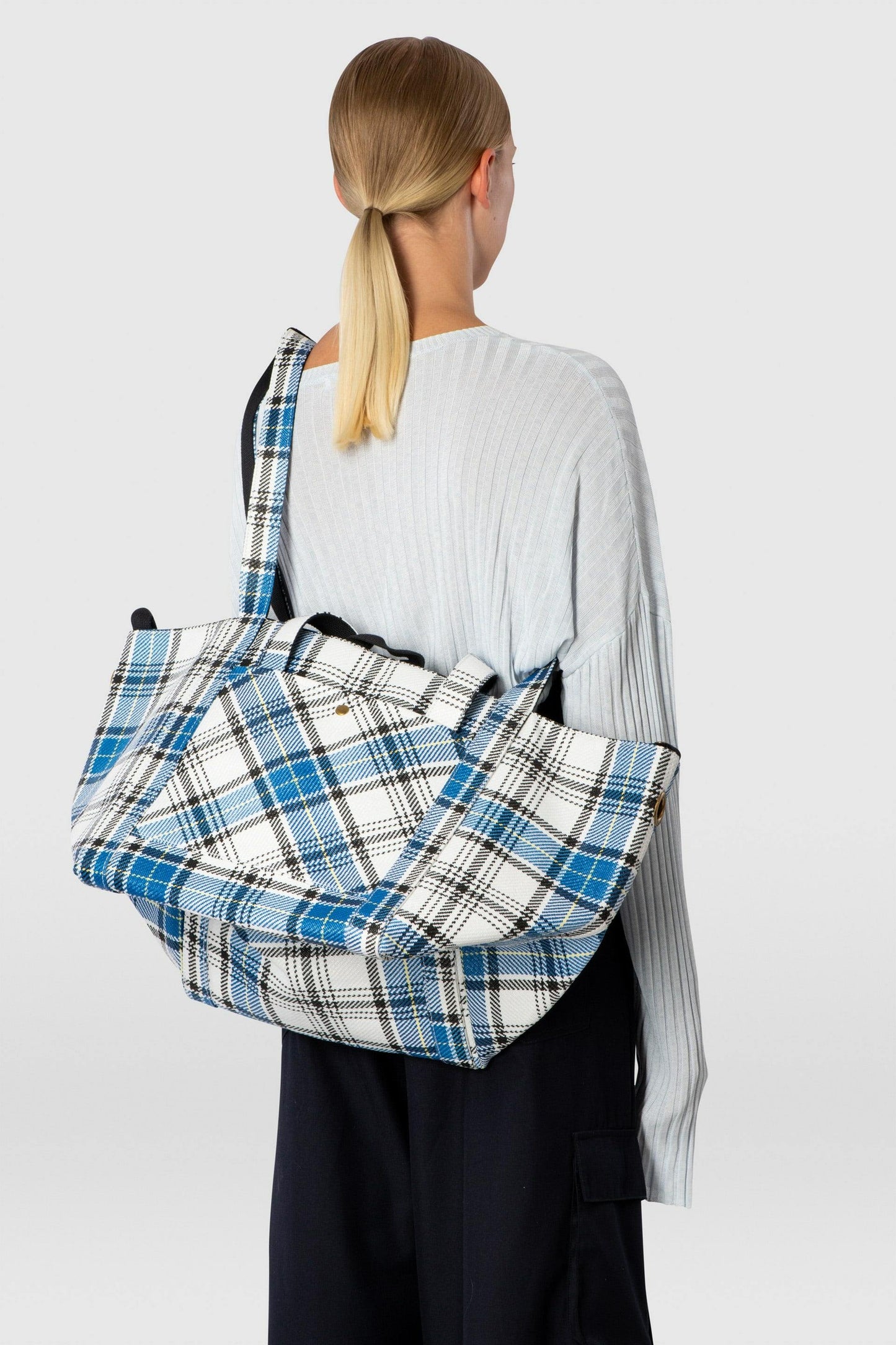 William Fan, Fan Bag L, Blue/White Checked, Bag - Lindner Fashion