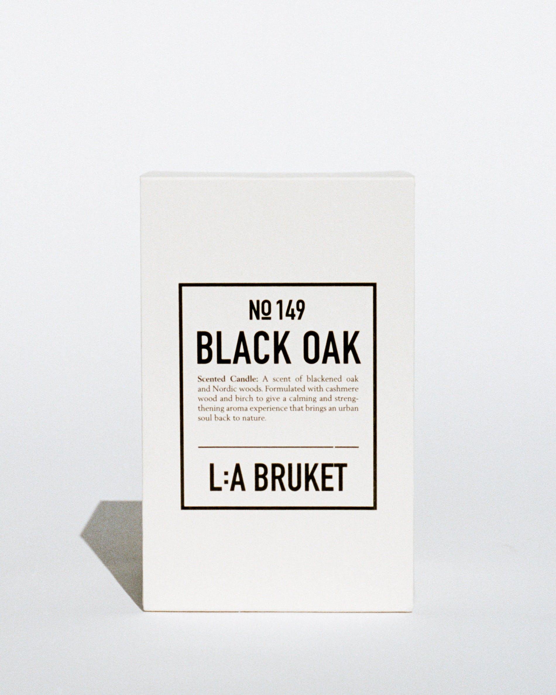 149 Scented Candle, Black Oak, 260g - Lindner Fashion