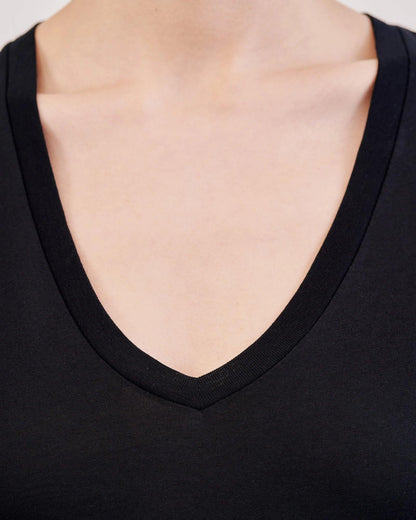 Carol V-Neck Tee, Jet Black, T-Shirt - Lindner Fashion